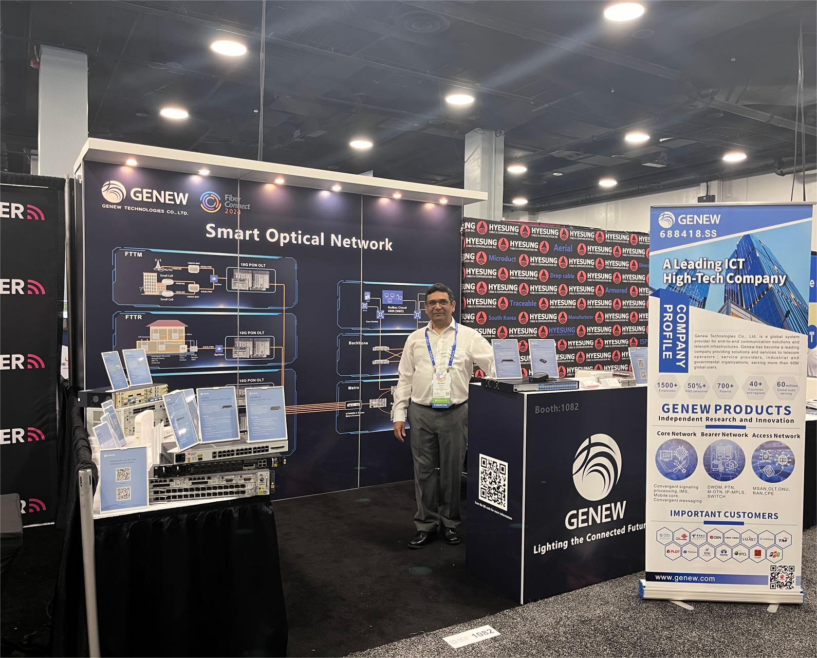 genew booth of fiber connect